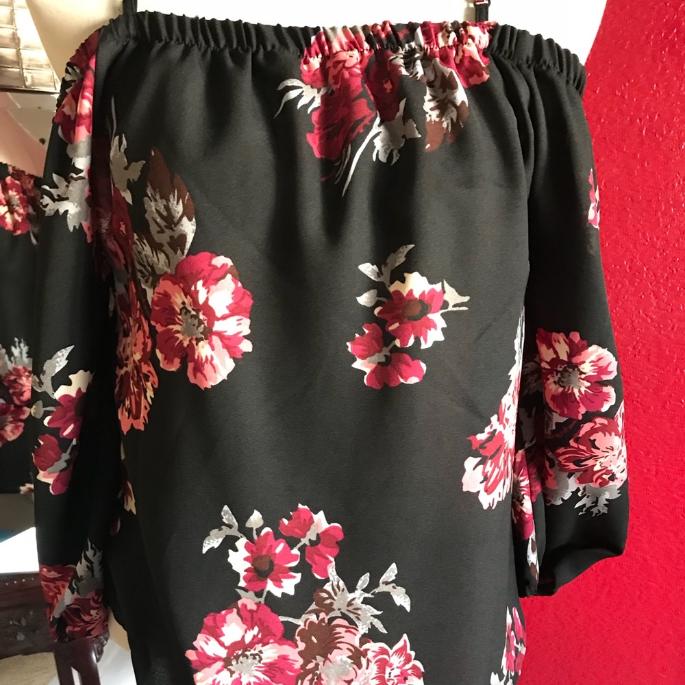 Women’s floral off shoulder top